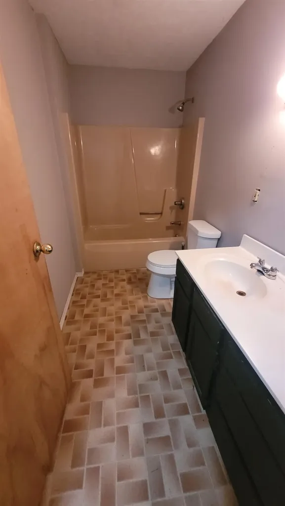 3962 Holiday East Bay Township MI 49686