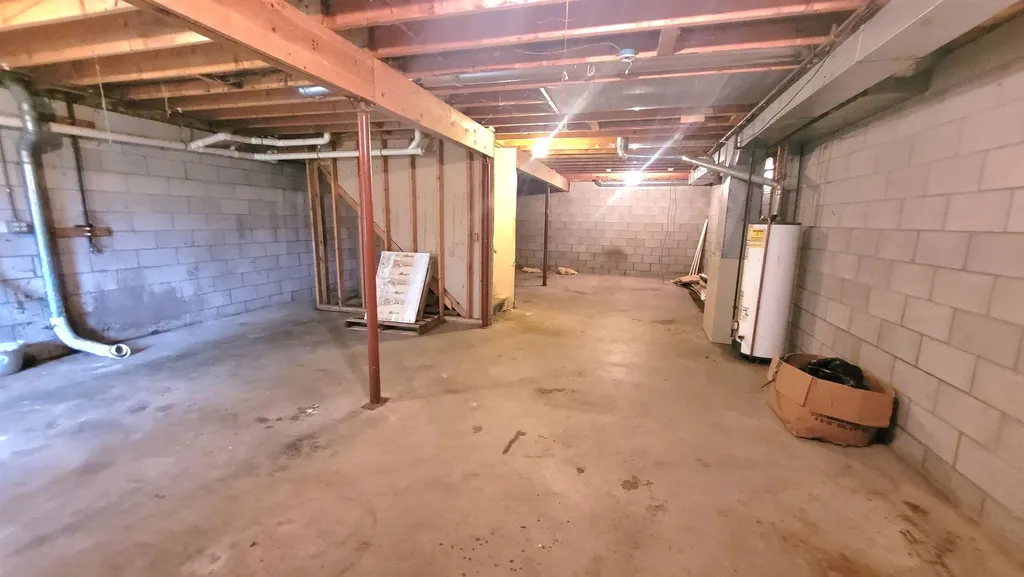 3962 Holiday East Bay Township MI 49686