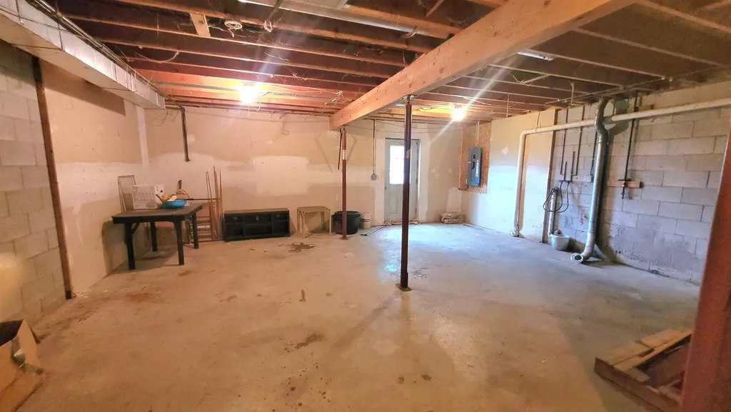 3962 Holiday East Bay Township MI 49686