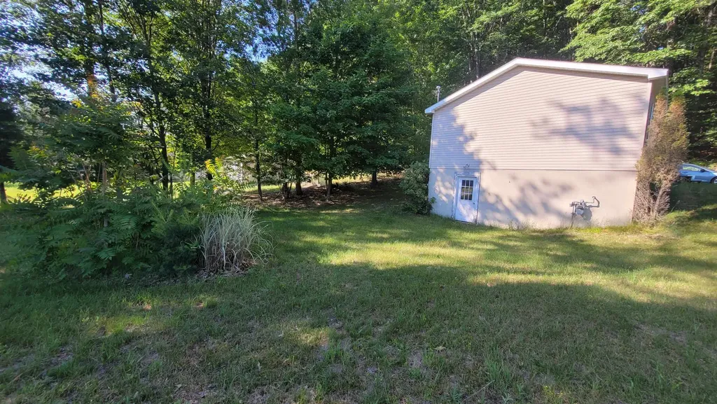 3962 Holiday East Bay Township MI 49686