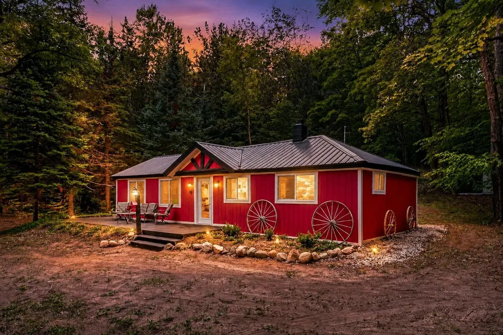 7979 N Turnerville Road Pioneer Township MI 49651