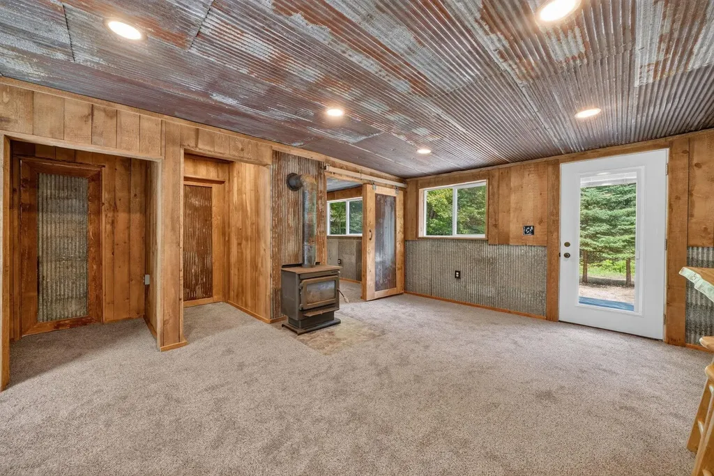 7979 N Turnerville Road Pioneer Township MI 49651