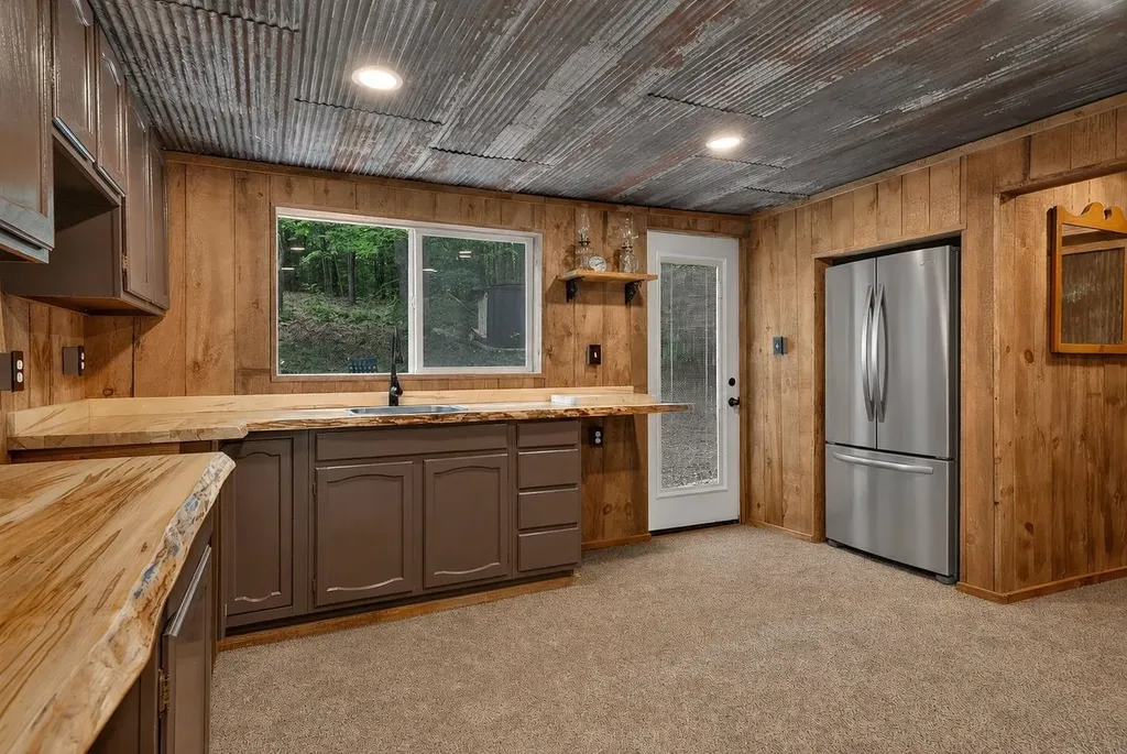 7979 N Turnerville Road Pioneer Township MI 49651