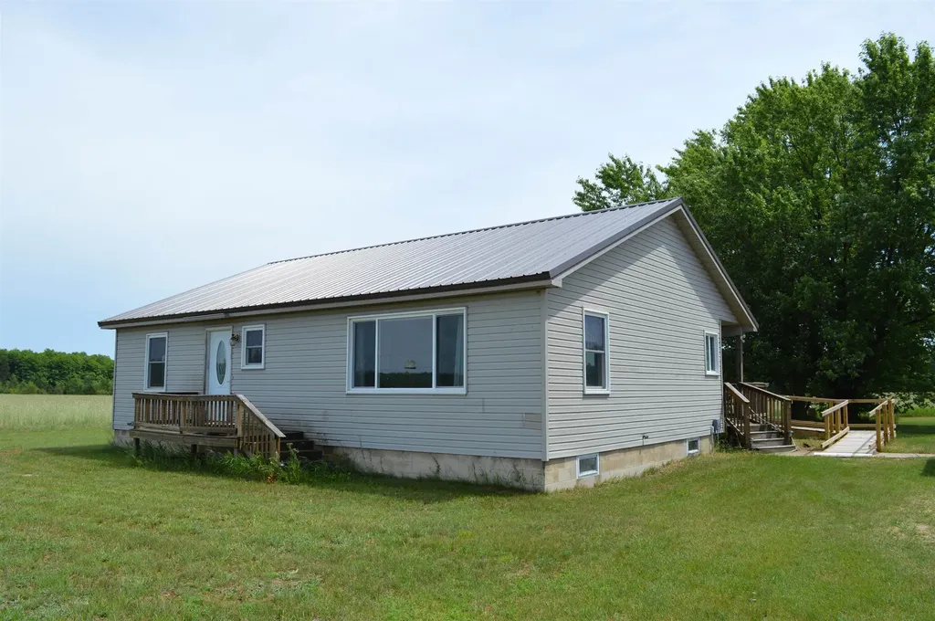 6268 E M-72 Excelsior Township MI 49646