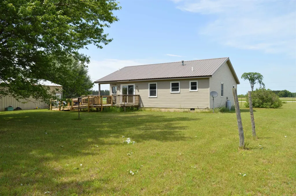 6268 E M-72 Excelsior Township MI 49646