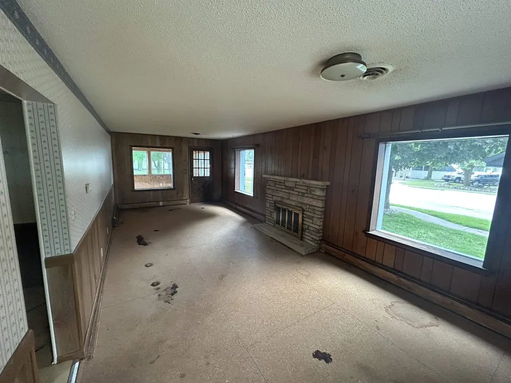 613 E Cayuga Street Kearney Township MI 49615