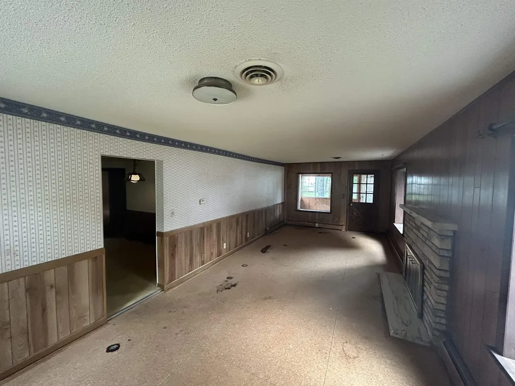 613 E Cayuga Street Kearney Township MI 49615