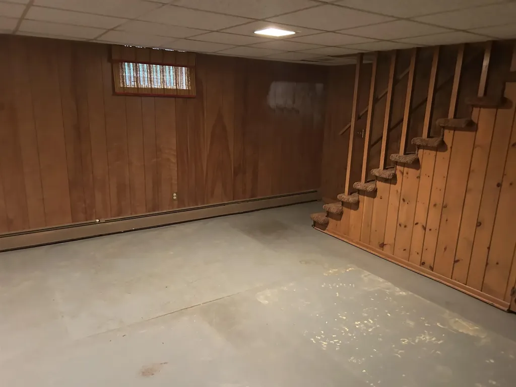 613 E Cayuga Street Kearney Township MI 49615