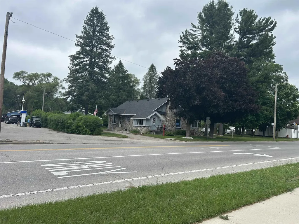 613 E Cayuga Street Kearney Township MI 49615