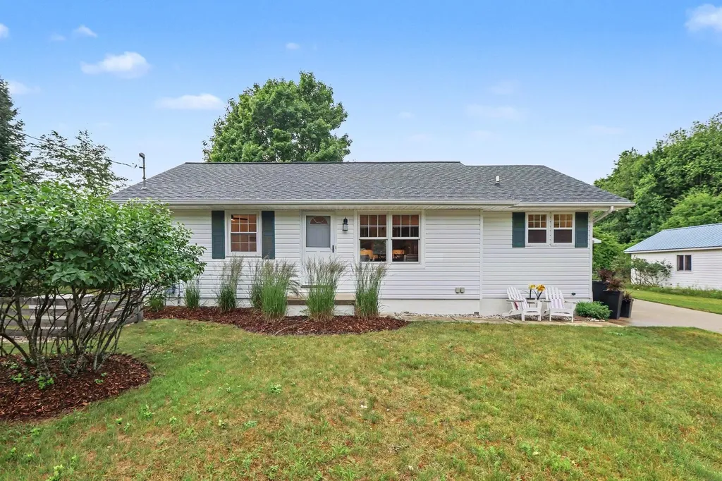 131 George Street Crystal Lake Township MI 49635