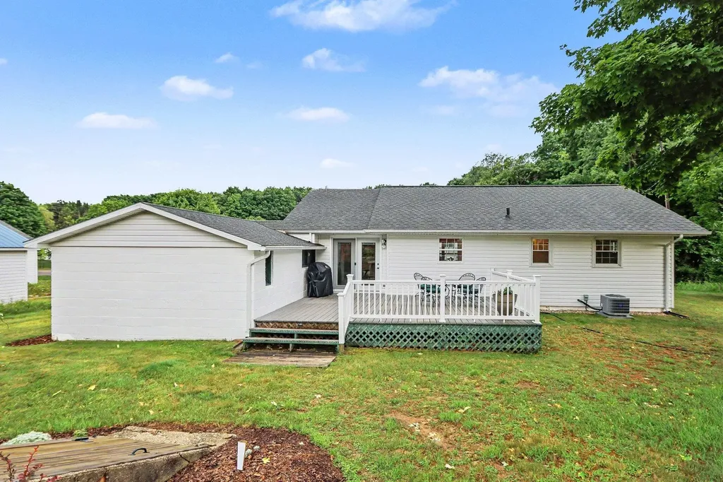 131 George Street Crystal Lake Township MI 49635
