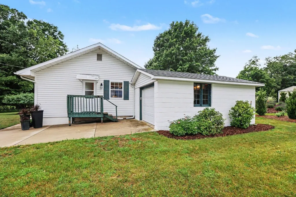 131 George Street Crystal Lake Township MI 49635