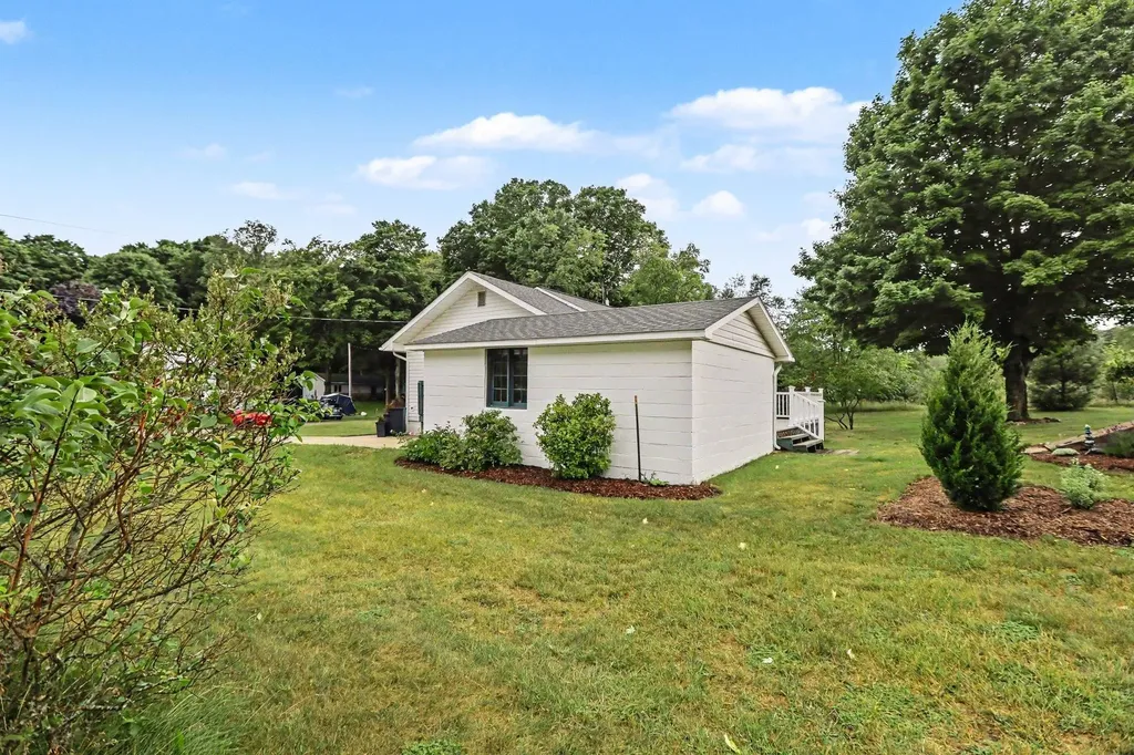 131 George Street Crystal Lake Township MI 49635