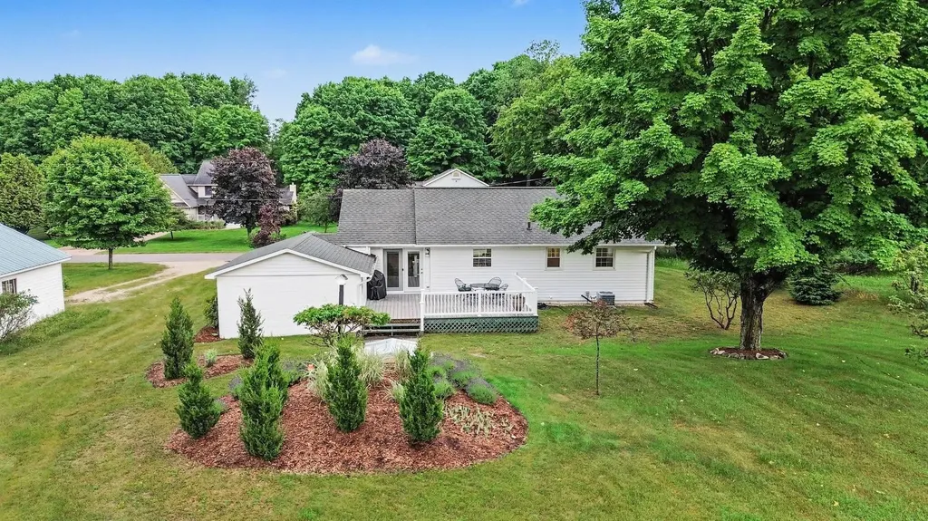 131 George Street Crystal Lake Township MI 49635
