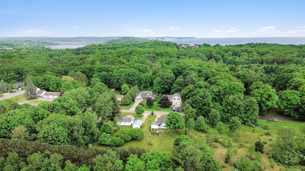 131 George Street Crystal Lake Township MI 49635