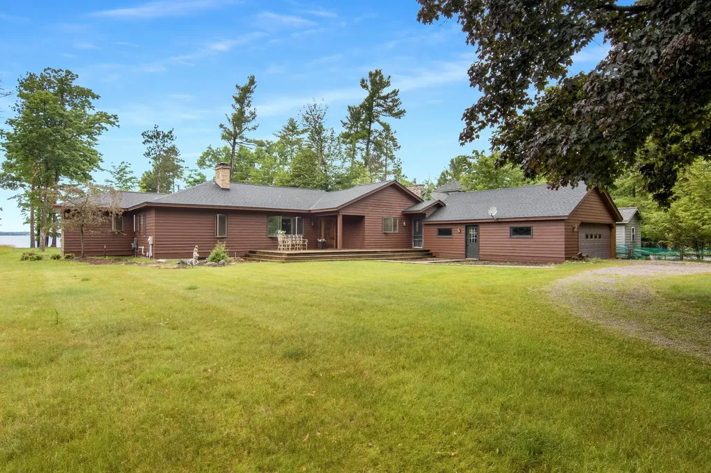 9421 Fairview Avenue Whitewater Township MI 49690