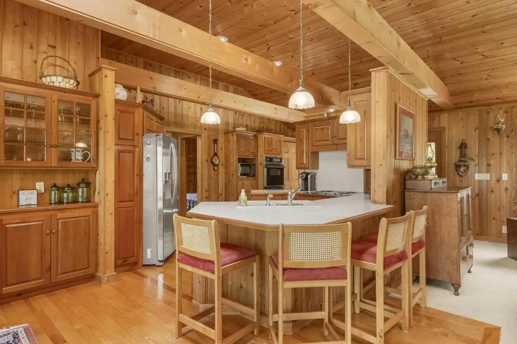 9421 Fairview Avenue Whitewater Township MI 49690