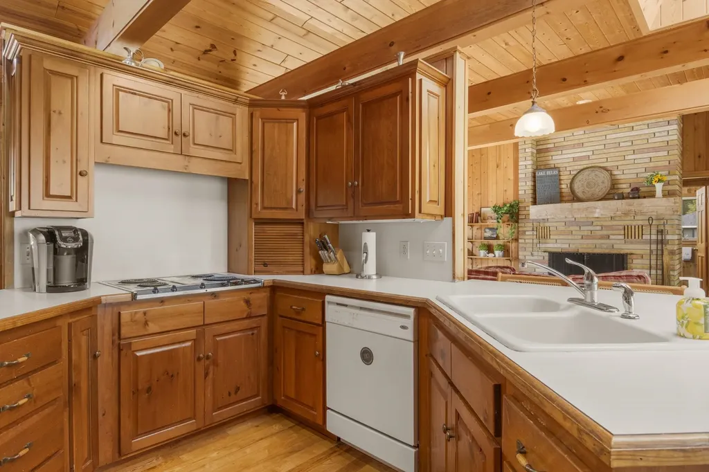 9421 Fairview Avenue Whitewater Township MI 49690
