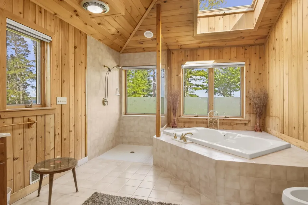 9421 Fairview Avenue Whitewater Township MI 49690