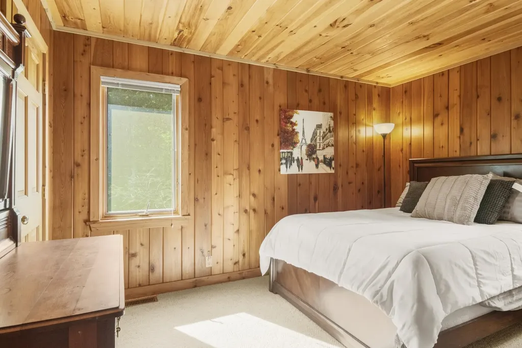 9421 Fairview Avenue Whitewater Township MI 49690