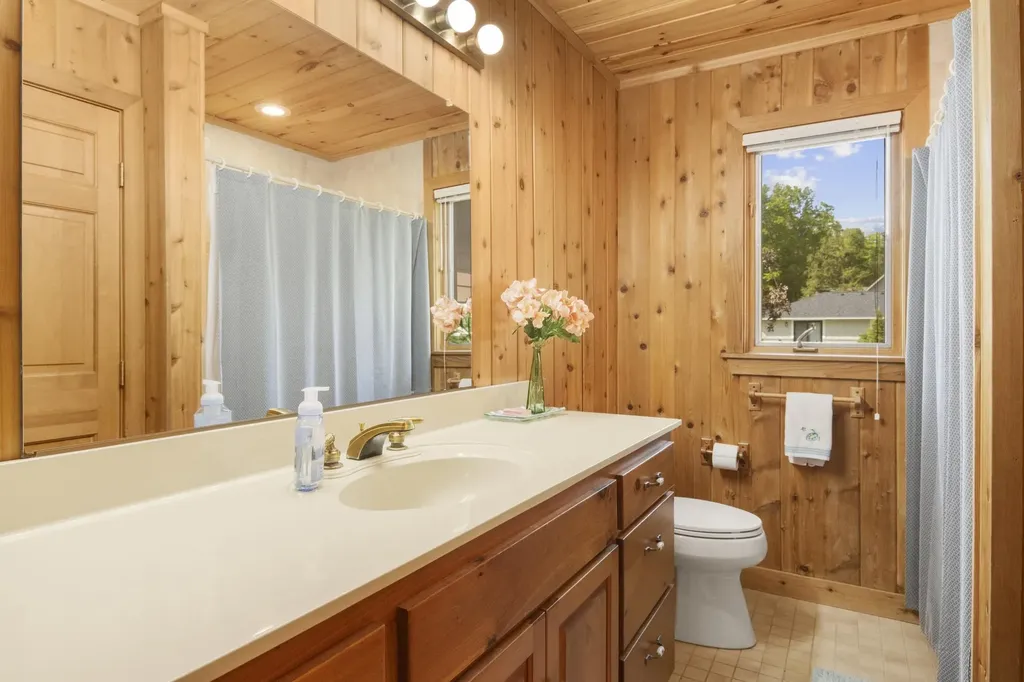 9421 Fairview Avenue Whitewater Township MI 49690