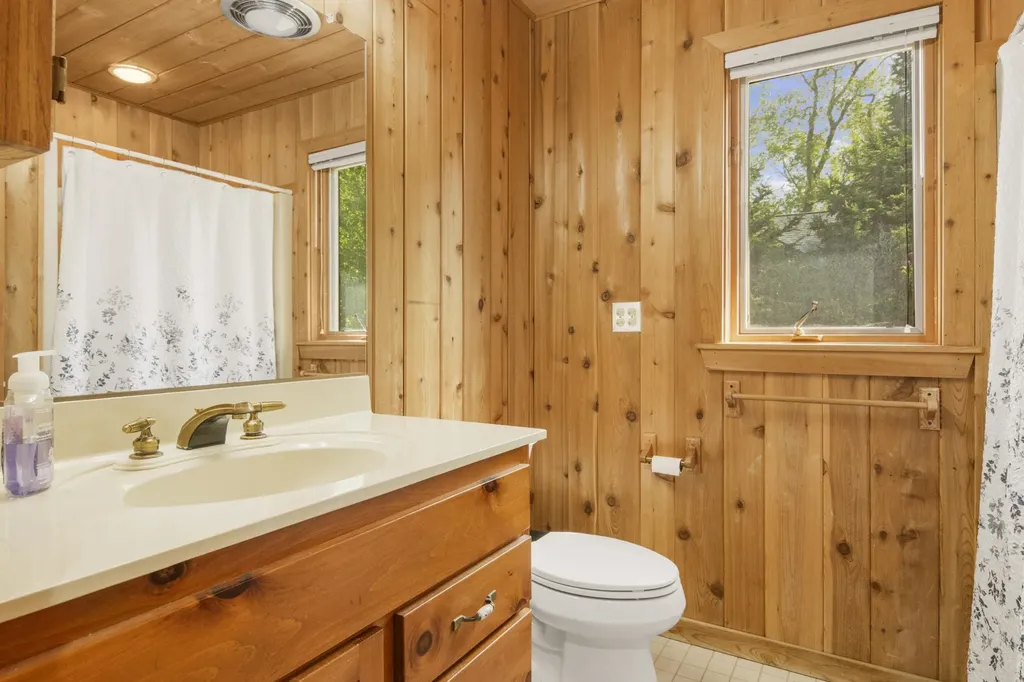 9421 Fairview Avenue Whitewater Township MI 49690