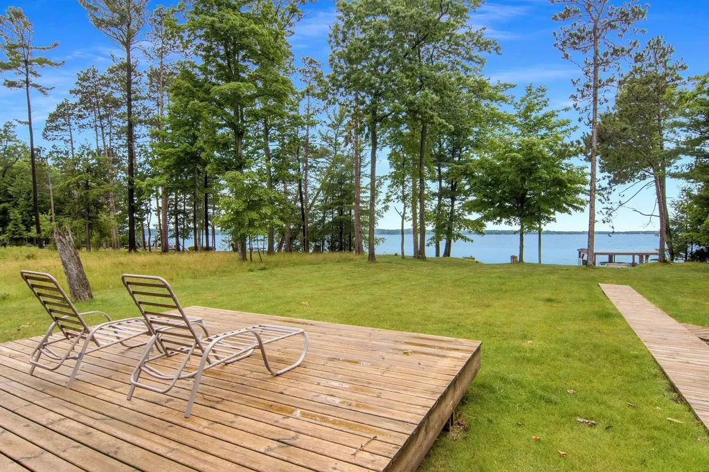 9421 Fairview Avenue Whitewater Township MI 49690