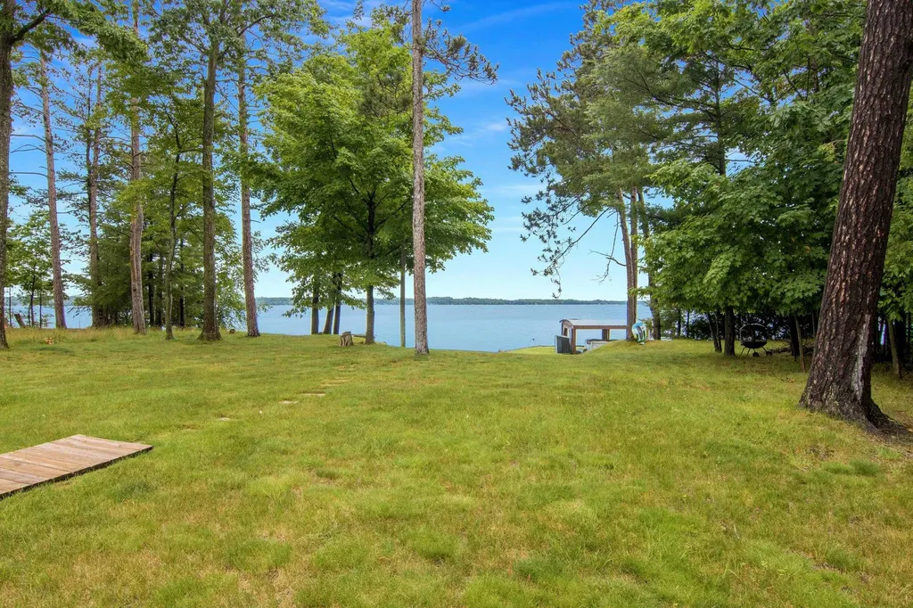 9421 Fairview Avenue Whitewater Township MI 49690