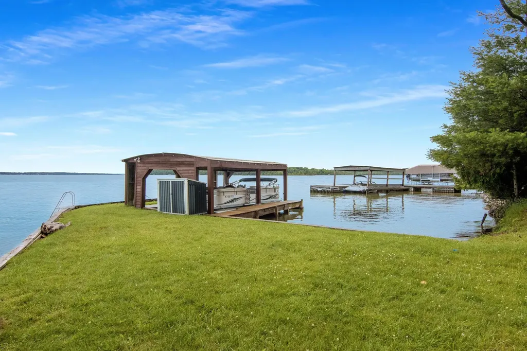 9421 Fairview Avenue Whitewater Township MI 49690