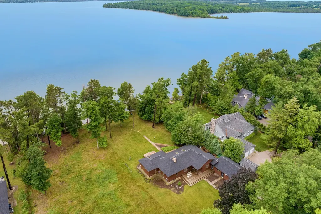 9421 Fairview Avenue Whitewater Township MI 49690