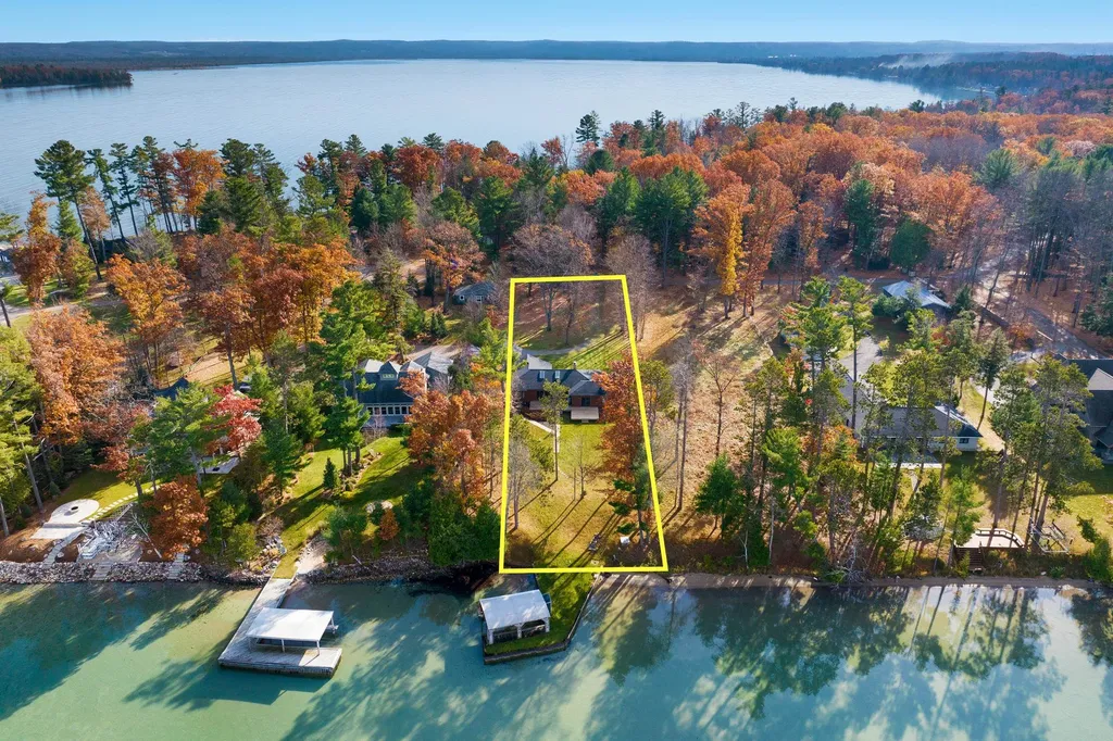 9421 Fairview Avenue Whitewater Township MI 49690