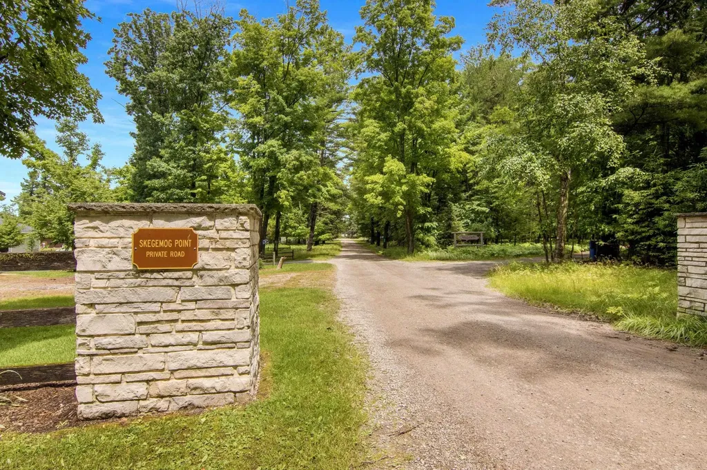 9421 Fairview Avenue Whitewater Township MI 49690