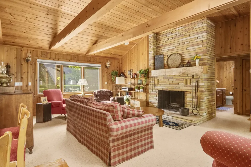 9421 Fairview Avenue Whitewater Township MI 49690