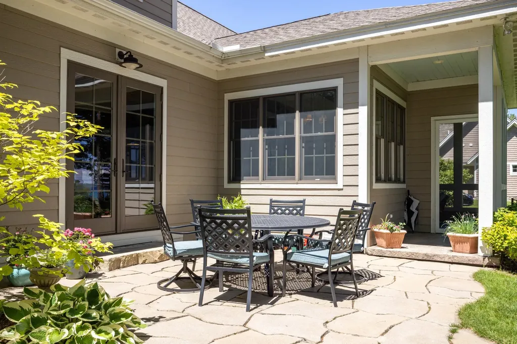 5552 S Spyglass Ridge Drive Suttons Bay Township MI 49682