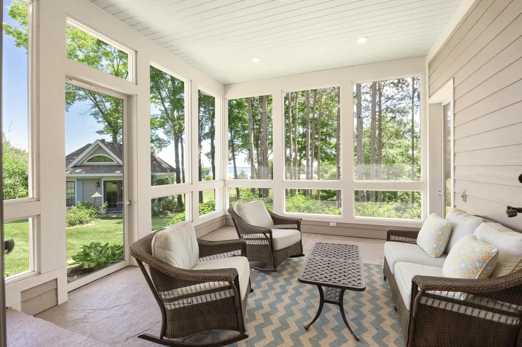 5552 S Spyglass Ridge Drive Suttons Bay Township MI 49682