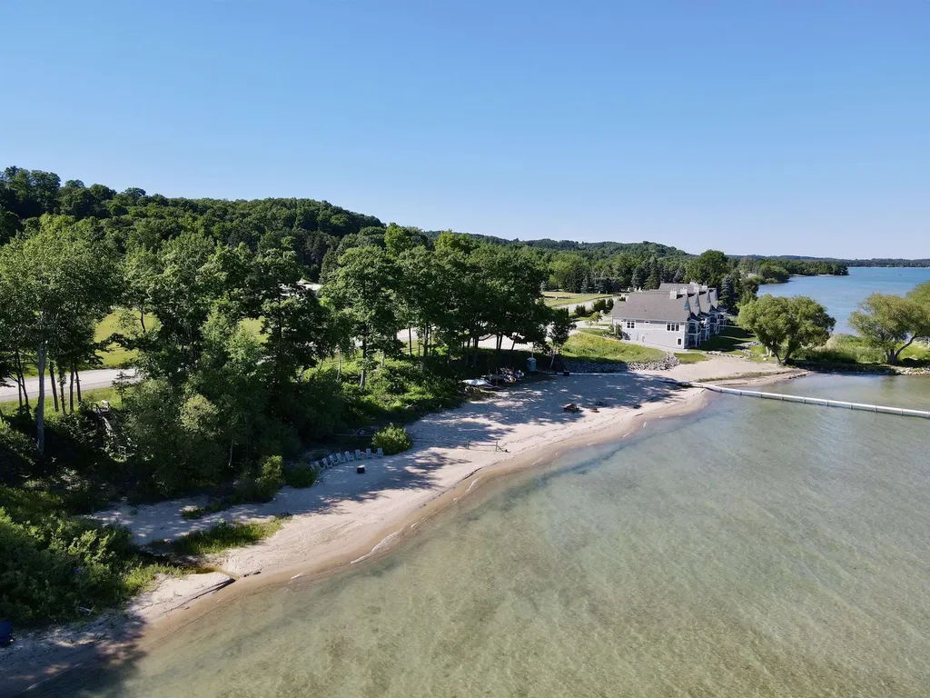 5552 S Spyglass Ridge Drive Suttons Bay Township MI 49682