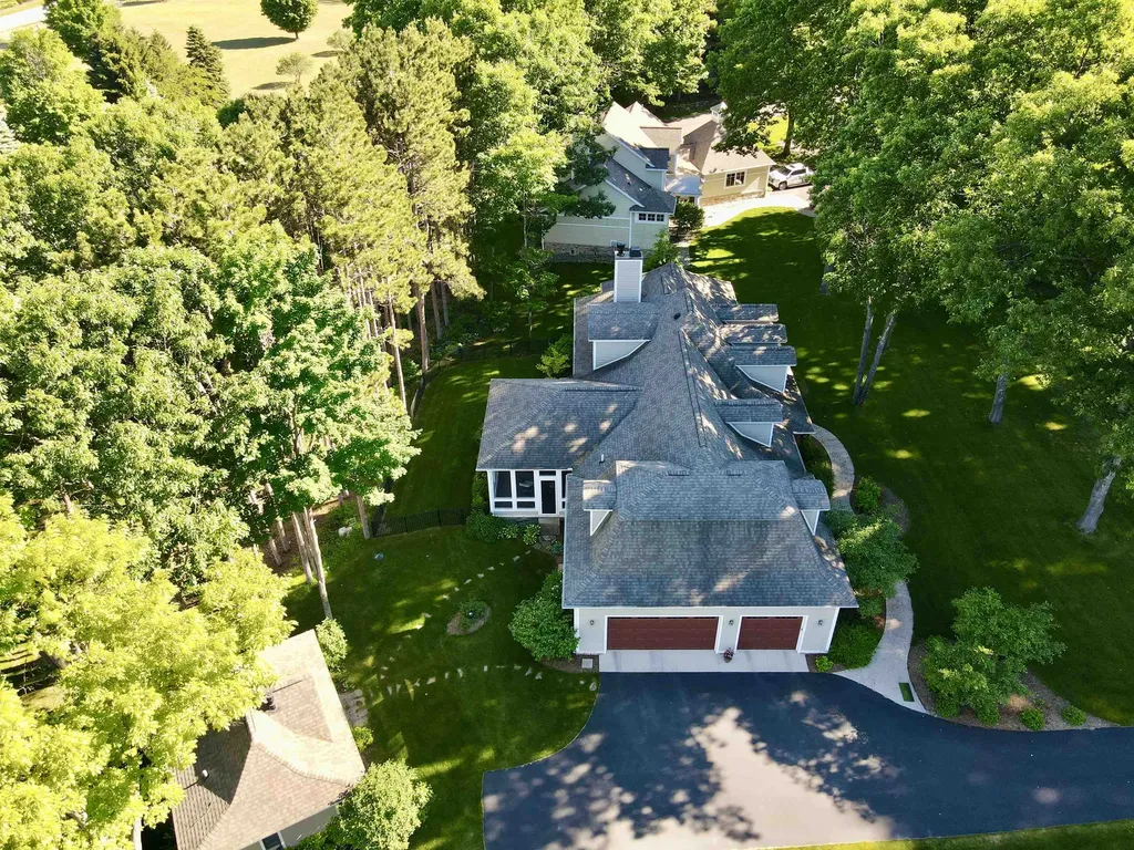 5552 S Spyglass Ridge Drive Suttons Bay Township MI 49682