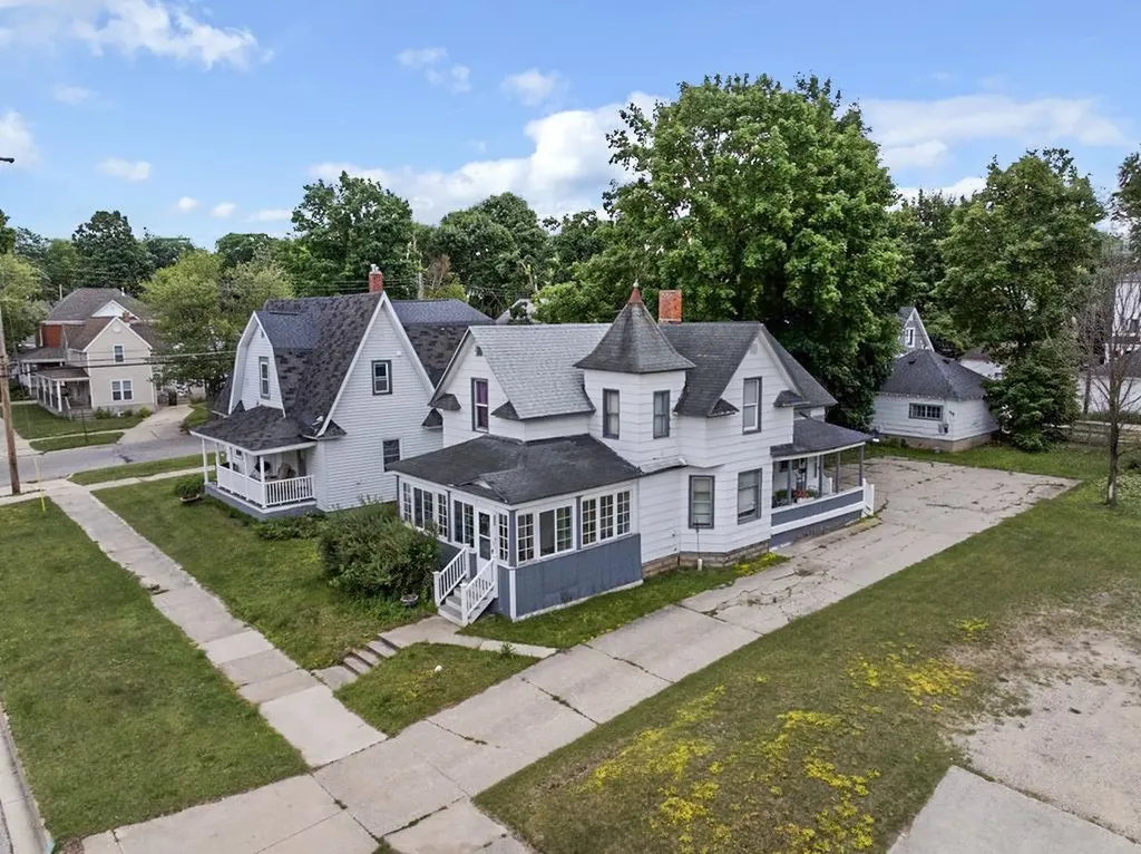 218 S Cottage Cadillac City MI 49601