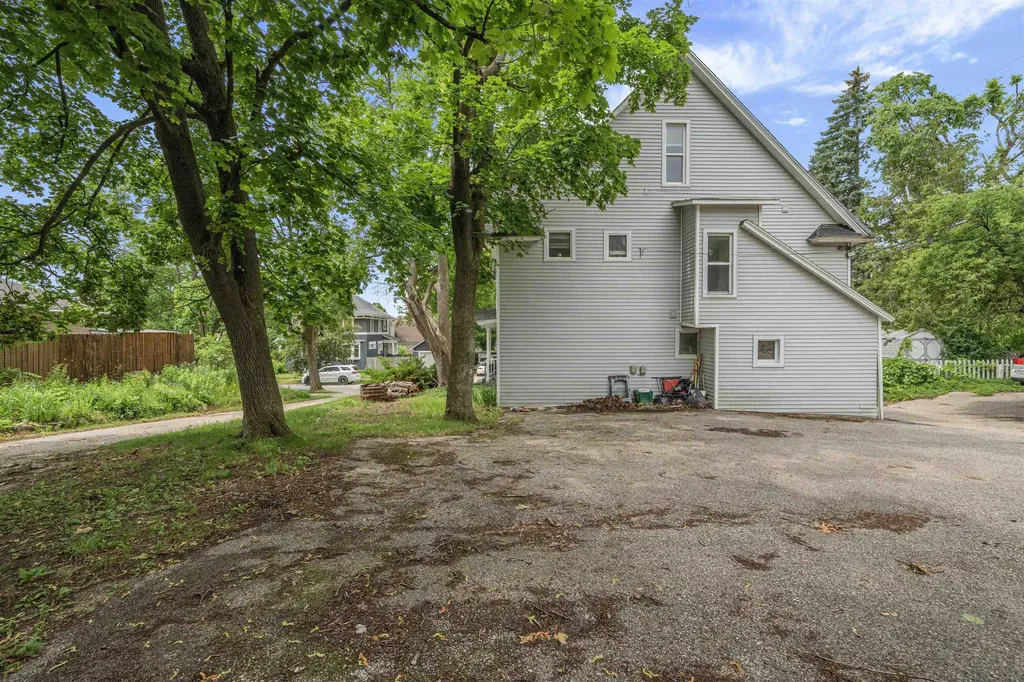 314 E Pine Cadillac City MI 49601