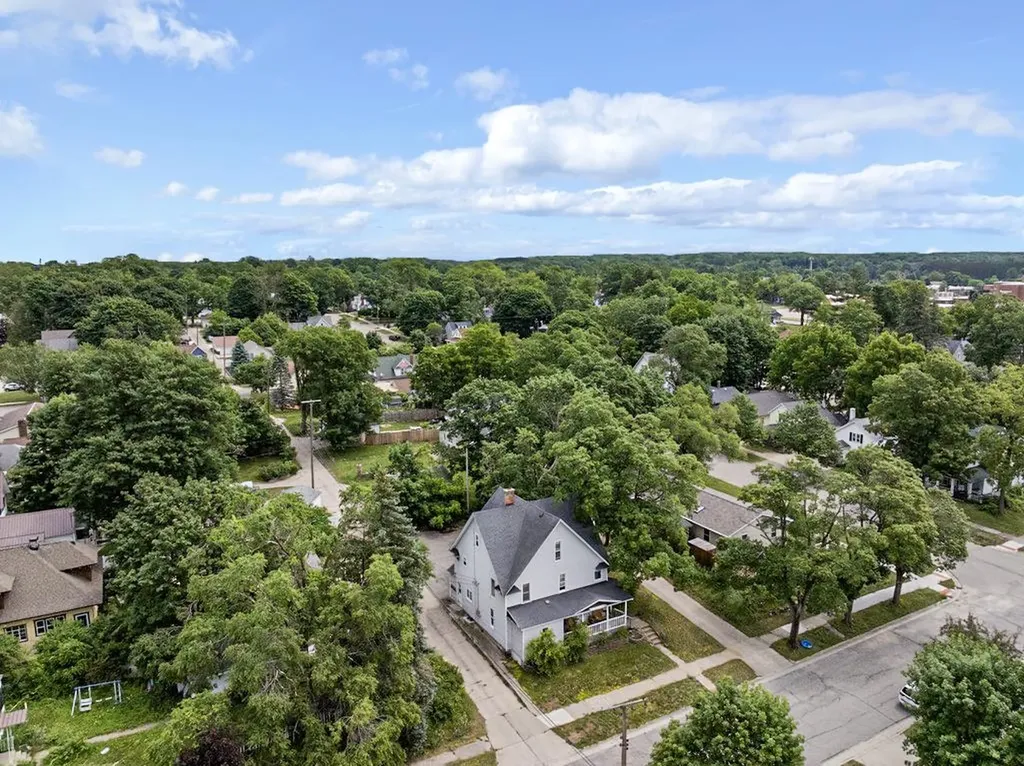 314 E Pine Cadillac City MI 49601