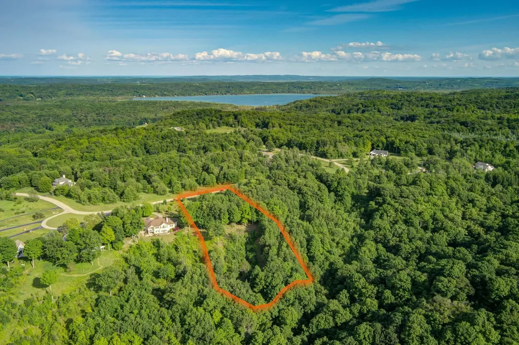 Lot 9 W Harbour Ridge Cleveland Township MI 49664