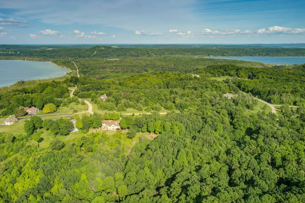 Lot 9 W Harbour Ridge Cleveland Township MI 49664