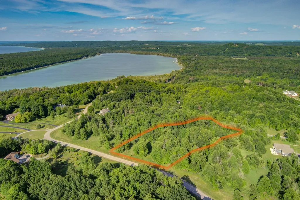 Lot 27 W Harbour Ridge Cleveland Township MI 49664