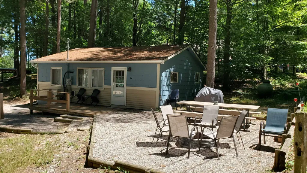 2341 Lake View Avenue East Bay Township MI 49696