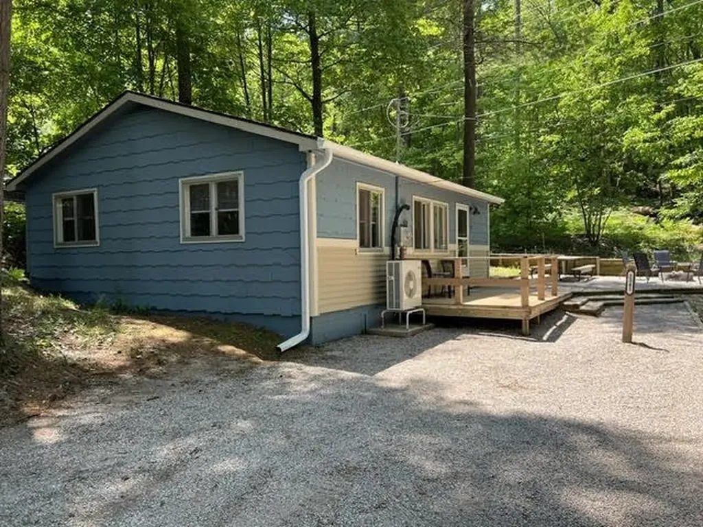 2341 Lake View Avenue East Bay Township MI 49696