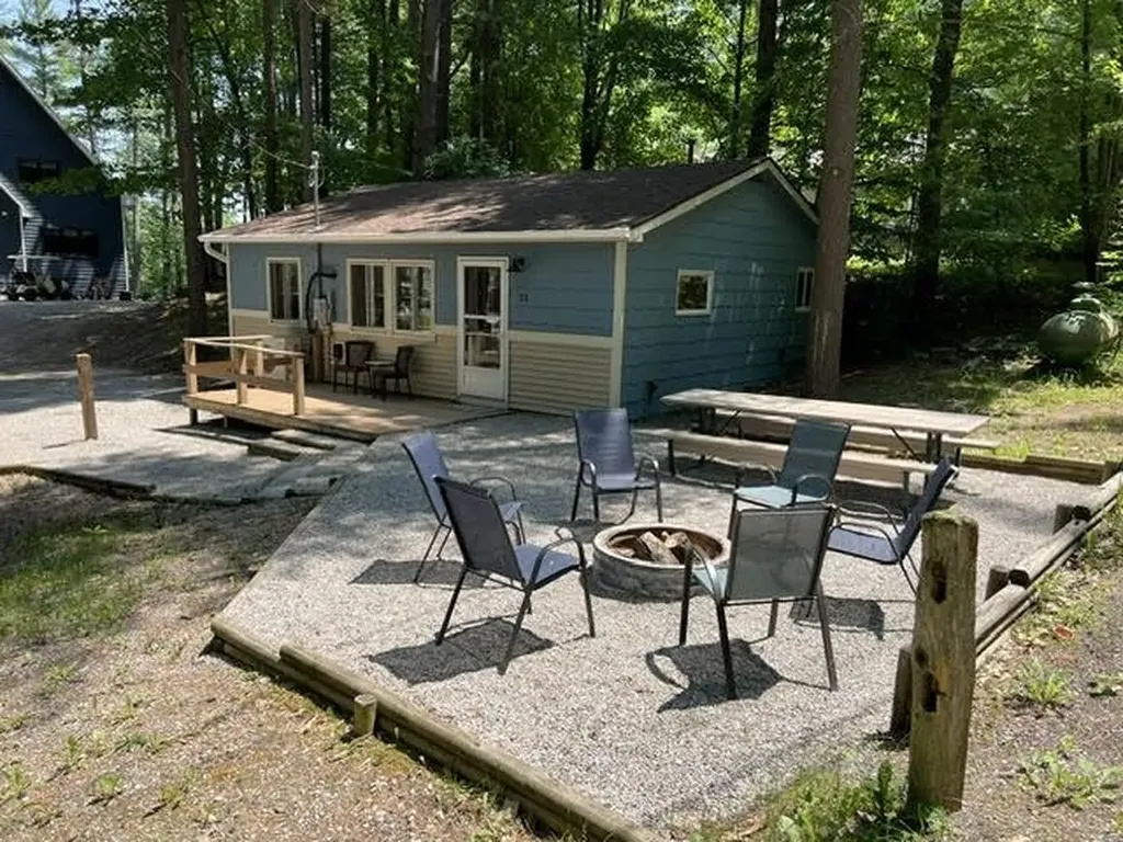 2341 Lake View Avenue East Bay Township MI 49696