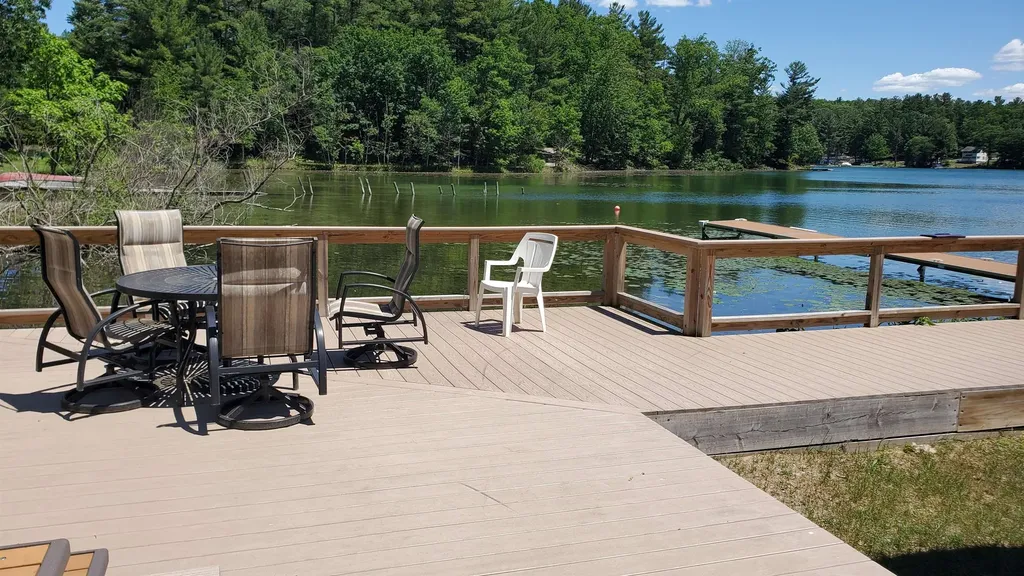 2341 Lake View Avenue East Bay Township MI 49696