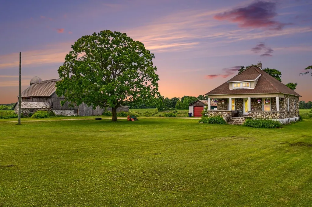 7615 Pleasant Hill Road Banks Township MI 49729