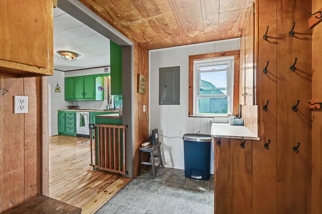 7615 Pleasant Hill Road Banks Township MI 49729