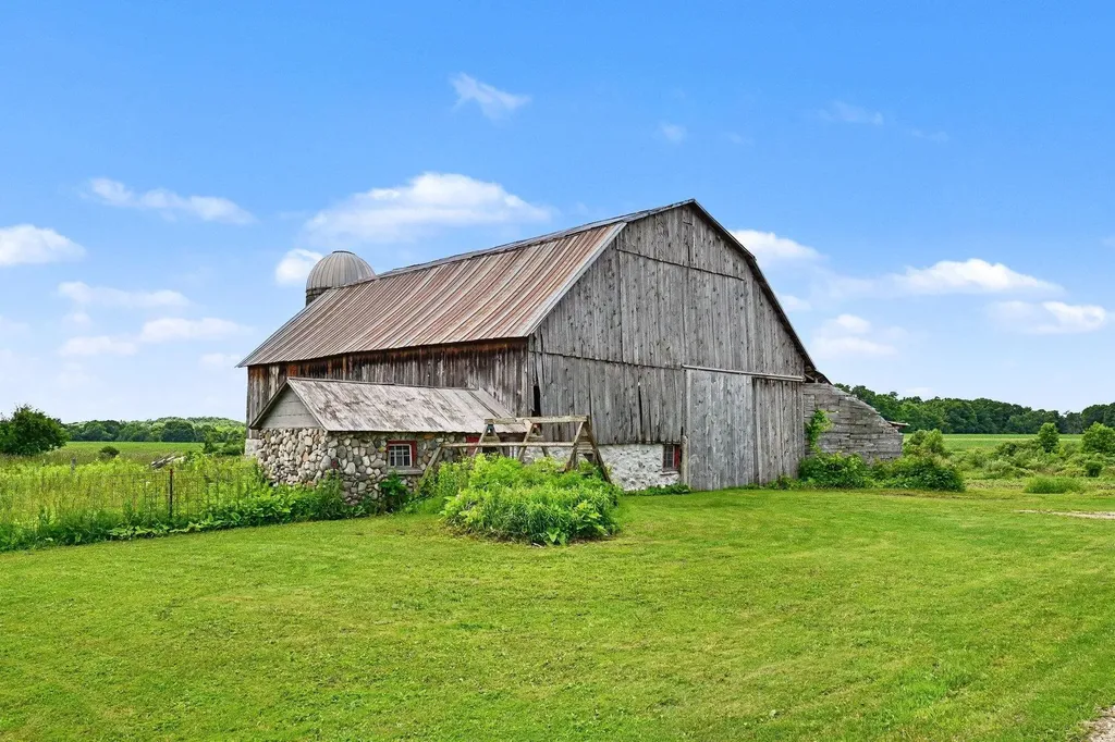 7615 Pleasant Hill Road Banks Township MI 49729